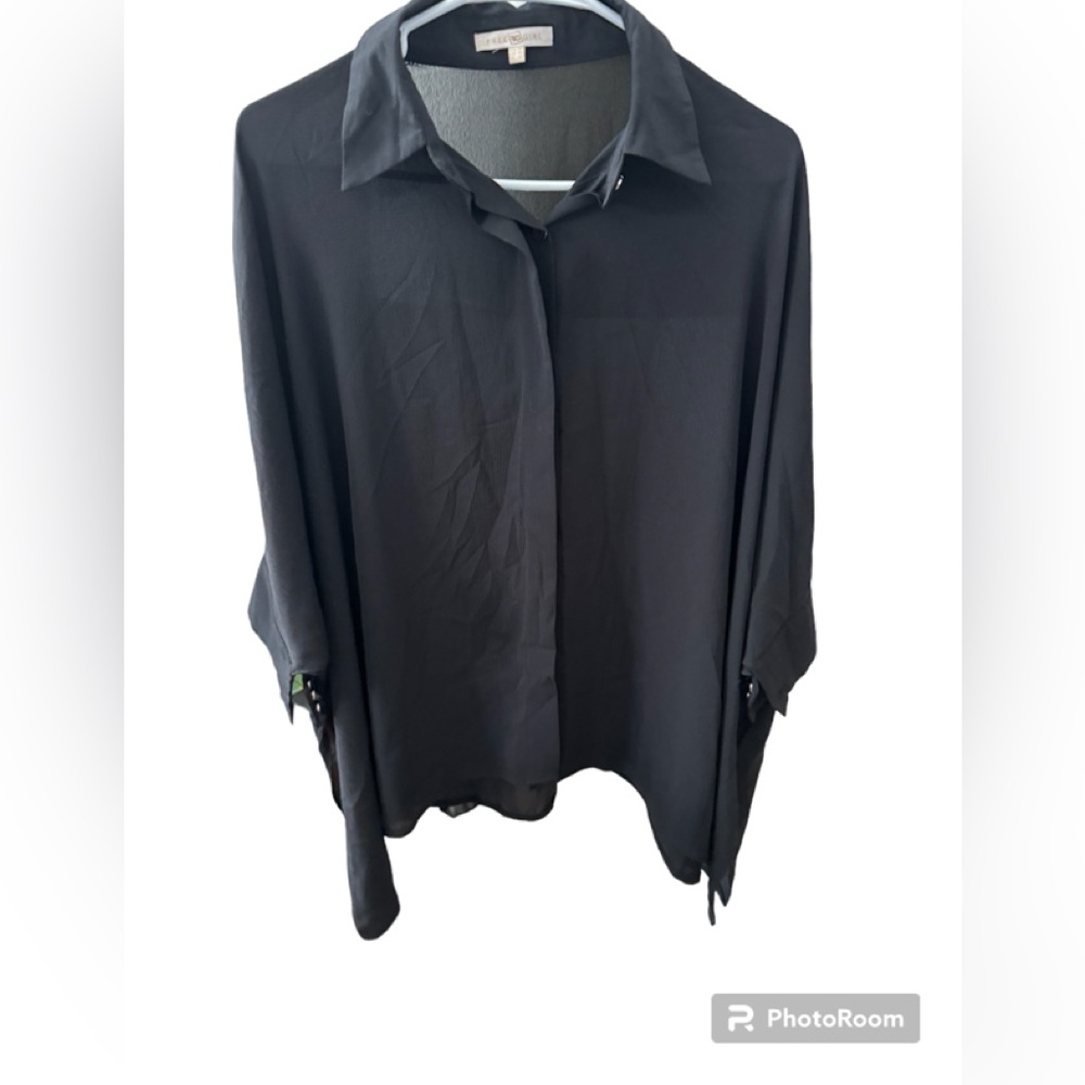 Women’s black caftan top size medium